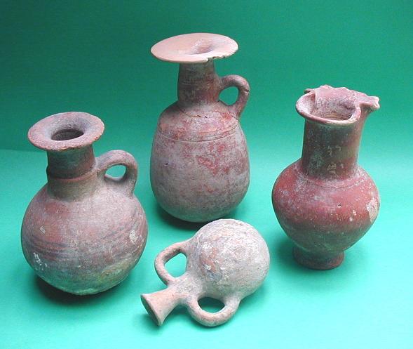 Artifacts from the Cemetery at Achziv. Courtesy of the Israel Antiquities Authority
